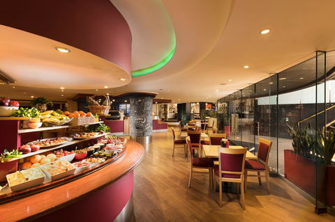 Stamford Plaza Adelaide - Holiday Sunshine Coast 3