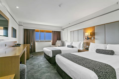 Stamford Plaza Adelaide - Holiday Sunshine Coast 15
