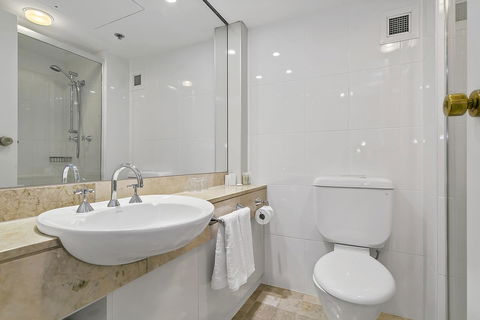 Stamford Plaza Adelaide - Holiday Sunshine Coast 19