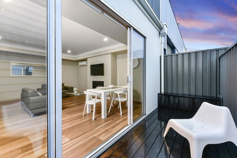 Aloha Central Luxury Apartments - Holiday Sunshine Coast 25