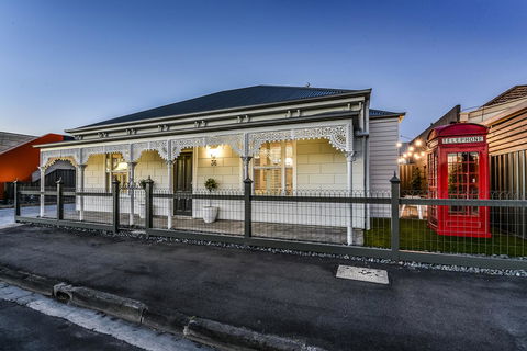 Aloha Central Luxury Apartments - Holiday Sunshine Coast 19
