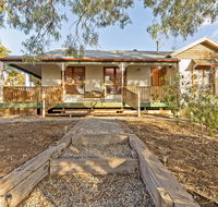Rustic on 13th - Holiday Sunshine Coast