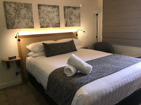 Astor Inn - Sunshine Coast Tourism 0