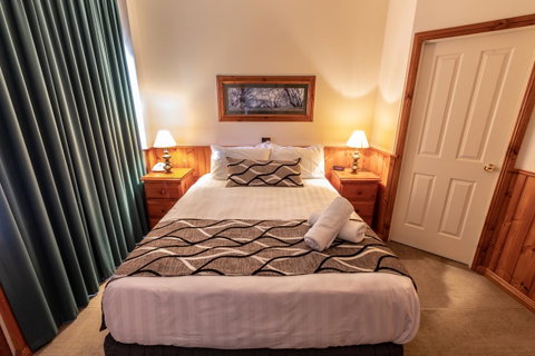 Astor Inn - Sunshine Coast Tourism 7