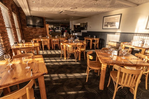 Astor Inn - Sunshine Coast Tourism 25