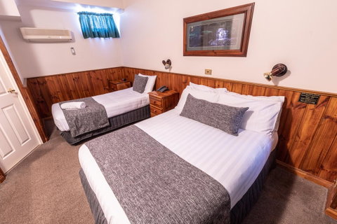 Astor Inn - Sunshine Coast Tourism 17