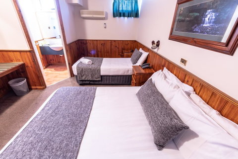 Astor Inn - Sunshine Coast Tourism 9