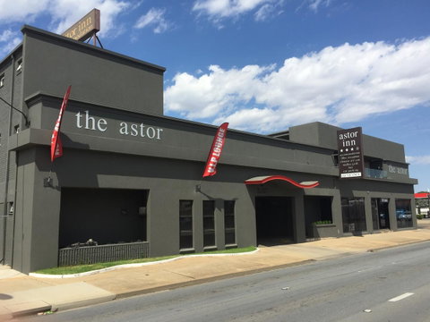 Astor Inn - Sunshine Coast Tourism 3