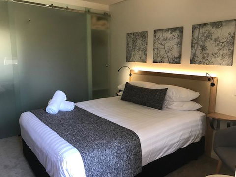 Astor Inn - Sunshine Coast Tourism 1