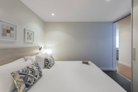 Oaks Glenelg Liberty Suites - Sunshine Coast Tourism 33