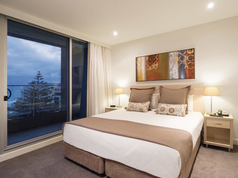 Oaks Glenelg Liberty Suites - Sunshine Coast Tourism 12
