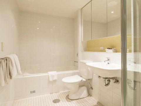 Oaks Glenelg Liberty Suites - Sunshine Coast Tourism 26