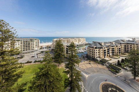 Oaks Glenelg Liberty Suites - Sunshine Coast Tourism 17