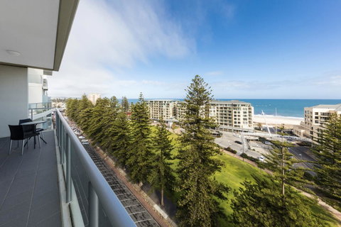 Oaks Glenelg Liberty Suites - Sunshine Coast Tourism 13