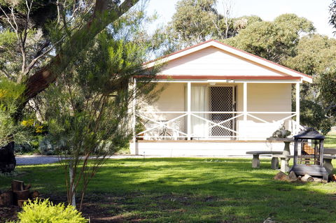 Cape Jervis Holiday Units - Sunshine Coast Tourism 24