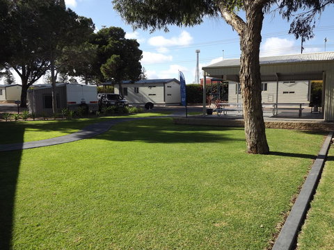 Ceduna Foreshore Caravan Park - Sunshine Coast Tourism 24