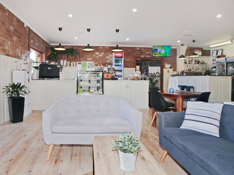 Motel Goolwa - Sunshine Coast Tourism 17