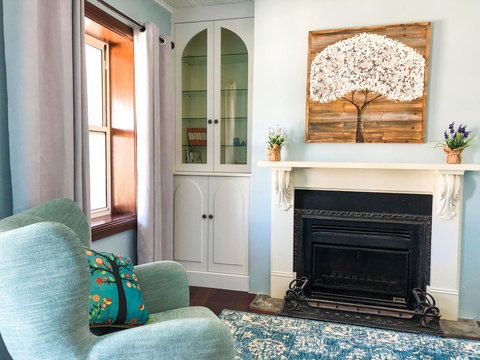 Inglenook Cottage - Sunshine Coast Tourism 2