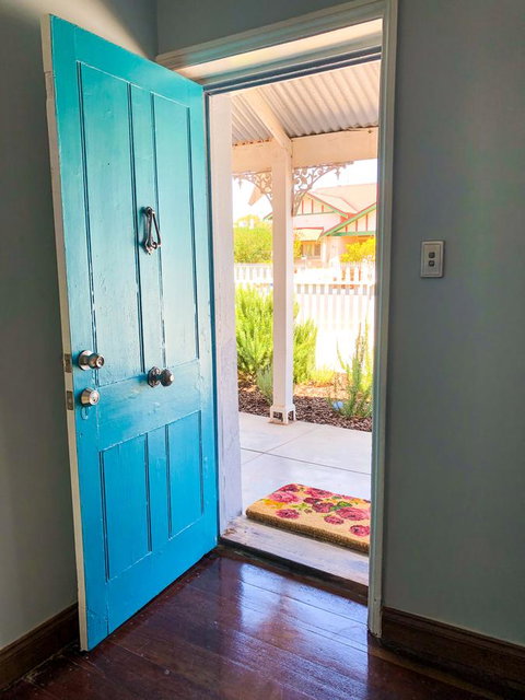 Inglenook Cottage - Sunshine Coast Tourism 7