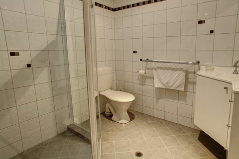 Tasman Beachside Apartment - Holiday Sunshine Coast 7