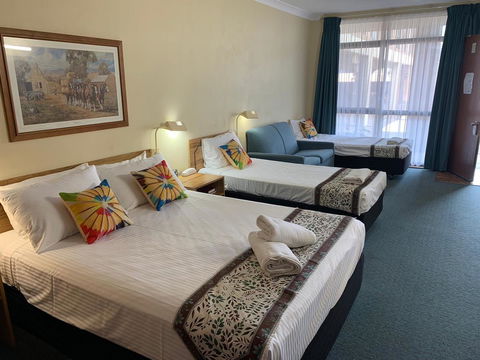 Cumberland Motor Inn - Sunshine Coast Tourism 5