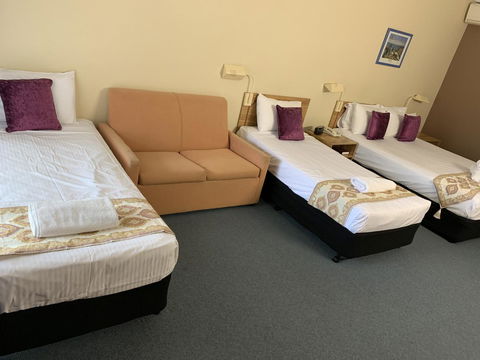 Cumberland Motor Inn - Sunshine Coast Tourism 12