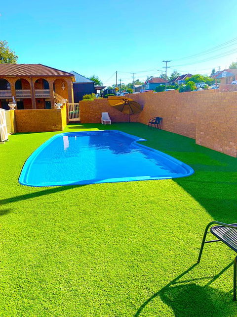 Cumberland Motor Inn - Sunshine Coast Tourism 11