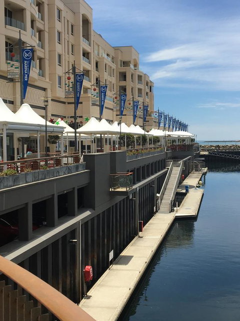 Glenelg Seaside Apartment - Sunshine Coast Tourism 3