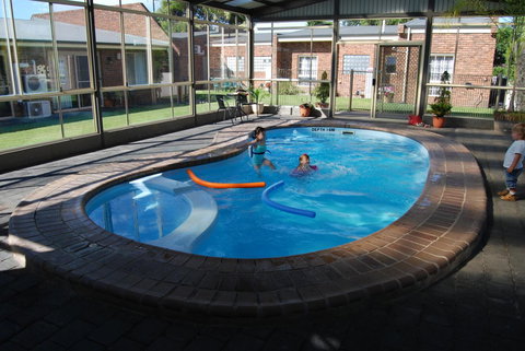 Arkana Motor Inn & Terrace Apartments - Sunshine Coast Tourism 2