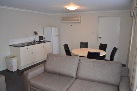 Arkana Motor Inn & Terrace Apartments - Sunshine Coast Tourism 11