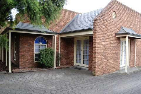 Arkana Motor Inn & Terrace Apartments - Sunshine Coast Tourism 13