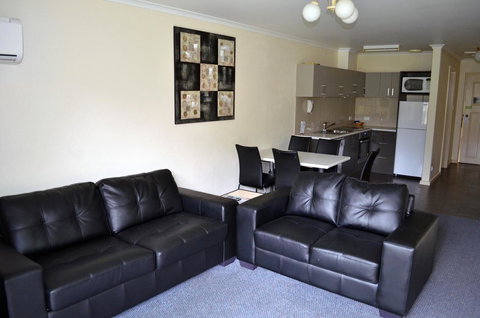 Arkana Motor Inn & Terrace Apartments - Sunshine Coast Tourism 34