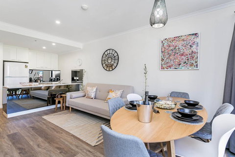 Heart Of Glenelg BnB - Holiday Sunshine Coast 9