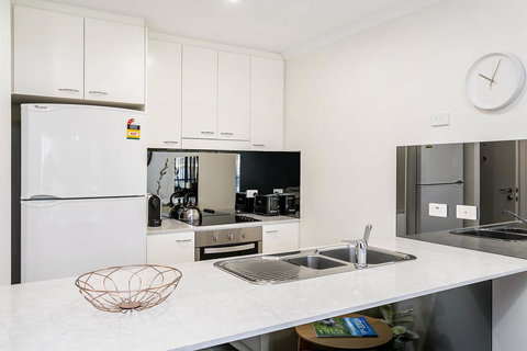 Heart Of Glenelg BnB - Holiday Sunshine Coast 6