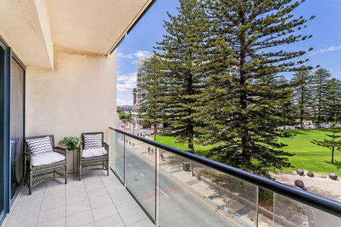 Heart Of Glenelg BnB - Holiday Sunshine Coast 12
