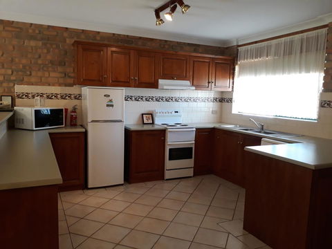 Acacia Apartments - Holiday Sunshine Coast 3