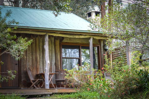 Ghost Hill Road Retreat - Sunshine Coast Tourism 9