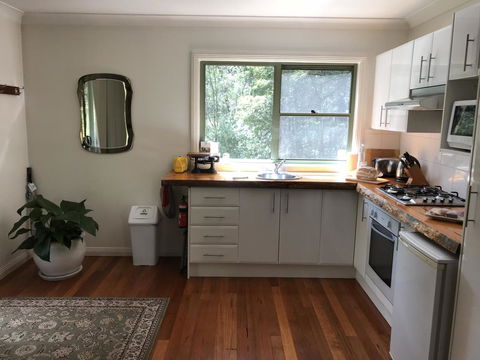 Ghost Hill Road Retreat - Sunshine Coast Tourism 7