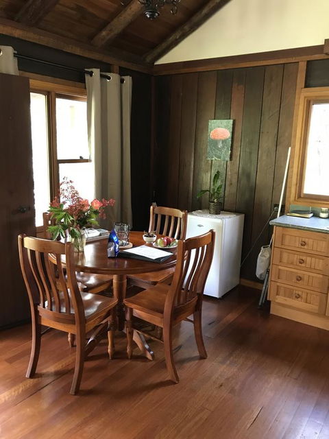 Ghost Hill Road Retreat - Sunshine Coast Tourism 2