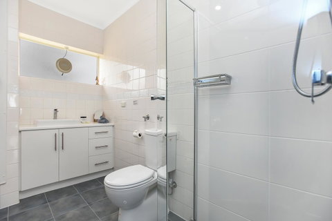 The Dolphins Beachfront Apartments - Sunshine Coast Tourism 15