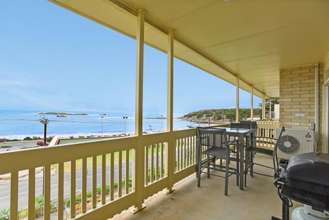 The Dolphins Beachfront Apartments - Sunshine Coast Tourism 10