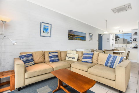 The Dolphins Beachfront Apartments - Sunshine Coast Tourism 11