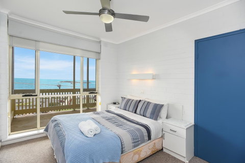 The Dolphins Beachfront Apartments - Sunshine Coast Tourism 14