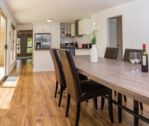 32 West B&B - Sunshine Coast Tourism 0