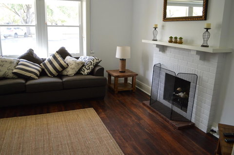 Two Cow Cottage Bed & Breakfast - Holiday Sunshine Coast 27