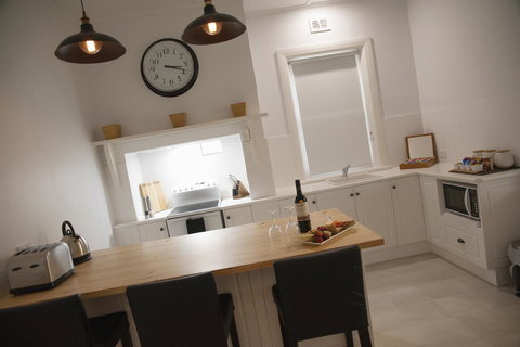 Two Cow Cottage Bed & Breakfast - Holiday Sunshine Coast 33