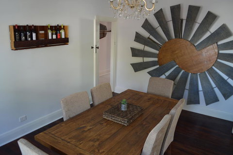 Two Cow Cottage Bed & Breakfast - Holiday Sunshine Coast 25