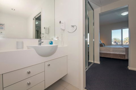 Pacific Blue 278-265 Sandy Pt Rd- Dual Key Access, Wifi, Linen And Air Conditioning - Sunshine Coast Tourism 12