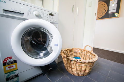 Coorong Waterfront Retreat - Sunshine Coast Tourism 13