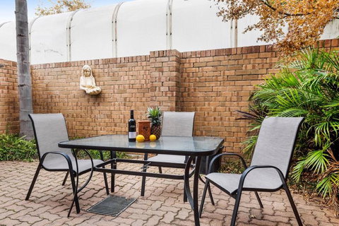 Adelaide Style Accommodation-Close To City-North Adelaide-3 Bdrm- FREE Parking - Holiday Sunshine Coast 24